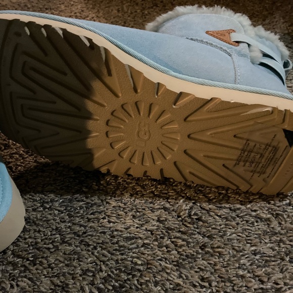 Uggs boots - Picture 1 of 3